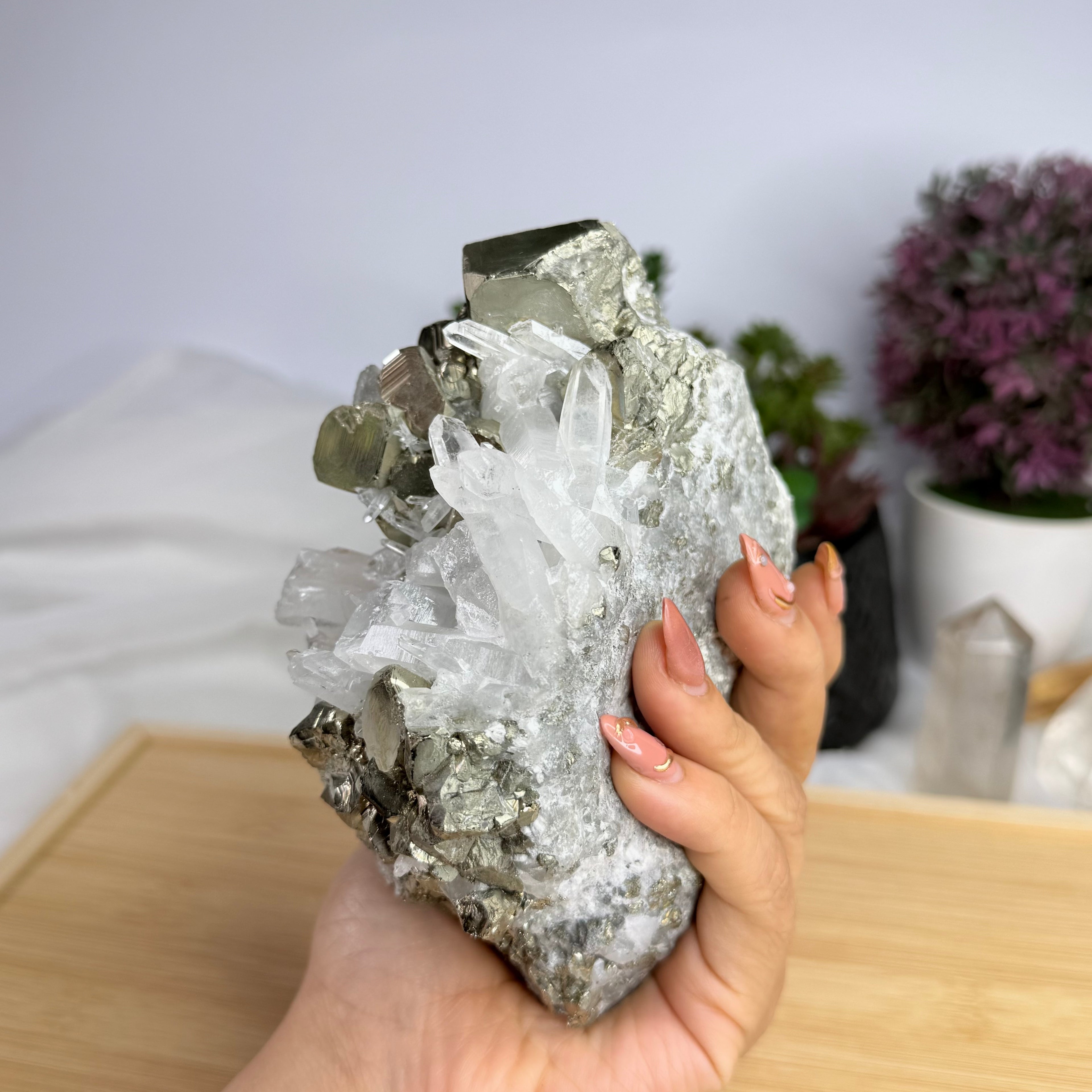 Drusa de cuarzo cristal y pirita