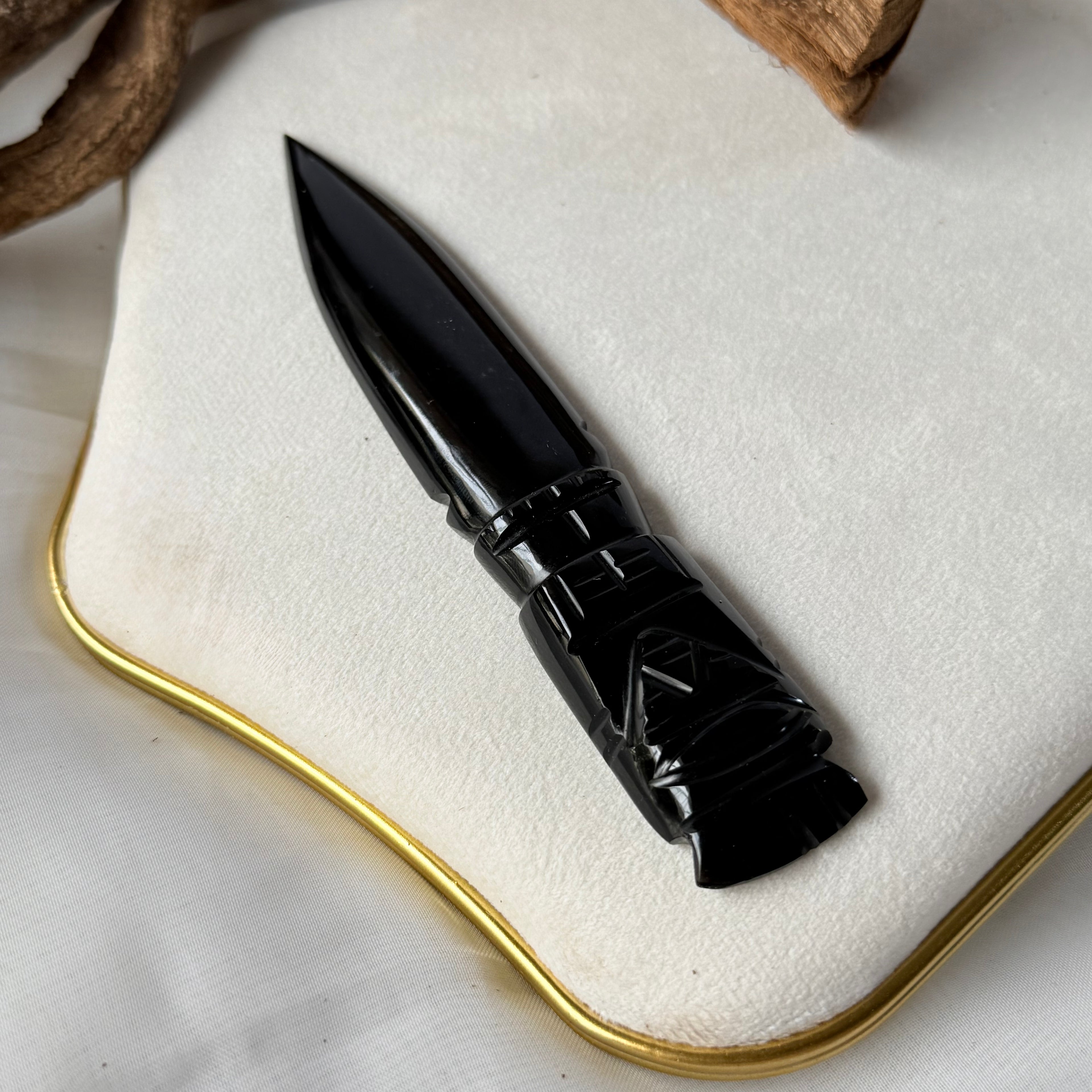 Daga de Obsidiana Mexicana